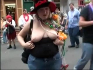 Mardi Gras - Boobs For Beads!! - Cena9 - 2