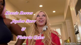 Victoria Cakes: Interracial Showcase - Cena2 - 1