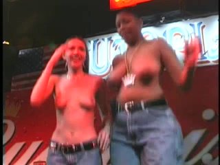 Special Assignment #24 - Mardi Gras 2003 Night Clubs - Cena5 - 2