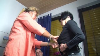 Petra Wega- Raus aus den Klamotten 12 - Escena3 - 2