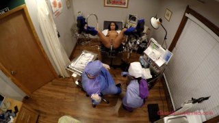 Doctor Tampa&#39;s Girls Gone Gyno - Escena2 - 5