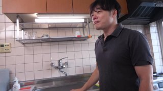 Clear panty line! Yurina Shoji, whip-ass housekeeping service - Scene4 - 1