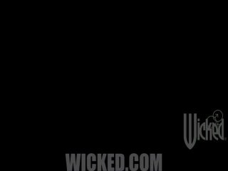 Gossip And Fuck - Scene1 - 1