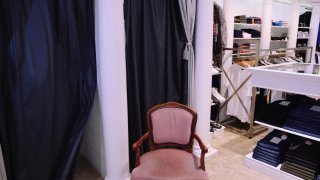 Fitting Room Flings - Escena1 - 2