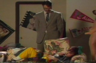 Debbie Goes To College - Escena1 - 2
