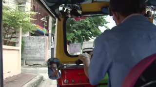 Tuk Tuk Patrol Pickup Vol. #5 - Escena2 - 2