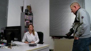 3 Stunden Buero Miezen - Scene11 - 1