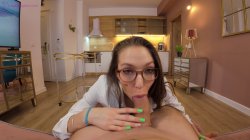 'Hot Romanian Teacher Gets Facial From Student' screenshot nº 36