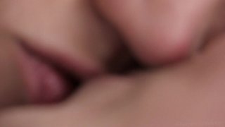 Lesbian Lovemaking Adventure - Scène2 - 1