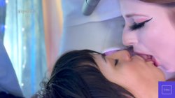 Captura de 'Skye Mae & Nova Flame Sharing Is Caring' nº 51