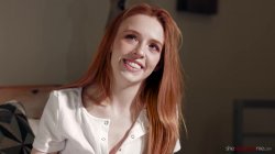 Captura de 'Horny Redheaded Stepdaughters' nº 7