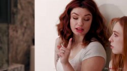 Captura de 'Horny Redheaded Stepdaughters' nº 28