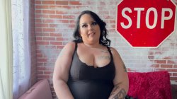 'New Chubby Chick Fucks a Skinny Dude' screenshot nº 14