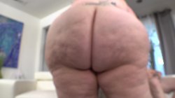 'New Chubby Chick Fucks a Skinny Dude' screenshot nº 76
