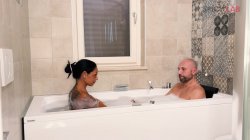 'Italian big boobs toast in the bath with DP and cum' screenshot nº 14