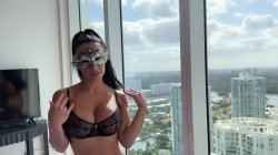 'Masked Latina in Sexy Black Lingerie' screenshot nº 2