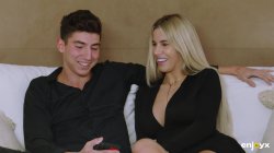 Captura de 'Busty blonde loves dirty talk and hardcore sex' nº 15