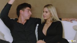 Captura de 'Busty blonde loves dirty talk and hardcore sex' nº 18