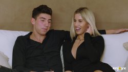 Captura de 'Busty blonde loves dirty talk and hardcore sex' nº 31