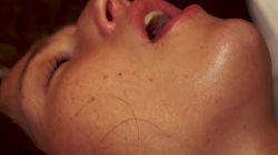 Captura de 'Veronica Leal Fucks Her Girl, Oils Her Body, and Licks Her Dripping Pussy' nº 84