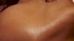 Captura de 'Veronica Leal Fucks Her Girl, Oils Her Body, and Licks Her Dripping Pussy' nº 109