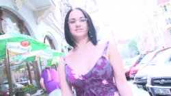 Captura de 'Curvy Brunette Gets Double Banged Doggystyle' nº 30