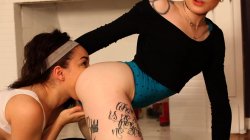 Captura de 'Lesbian Anal Virgins 2' nº 106