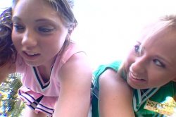 Captura de 'Young Cheerleaders Swap n' Swallow 4' nº 40