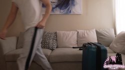 Captura de 'Housesitter caught anally masturbating' nº 3