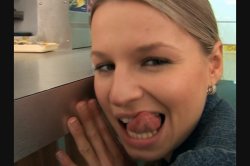 Captura de 'First Time Lesbian Pickups Vol. 6' nº 85