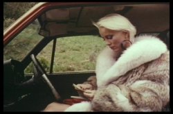 Captura de 'Careful He May Be Watching' nº 127