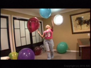 Fetish Carnivale: Balloon Frenzy - Blow To Pop! - Scena5 - 1