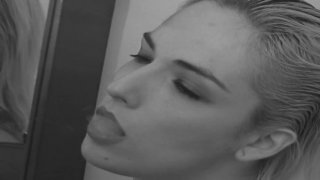 Julie Simone&#39;s Smoking Seductions - Scena7 - 1