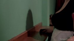 Captura de 'The Upper Floor - Evil French Maid Steals All The Anal' nº 71
