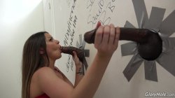 Captura de 'Interracial Gloryhole Creampies' nº 54