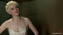 Captura de 'Porcelain Doll Feels An Electro-DP' nº 29