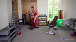 Captura de 'Fit French Blonde Rides Big Dick' nº 25