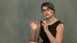 Captura de 'Hot MILF, Tight Bondage, Mind Blowing Orgasms!!' nº 13