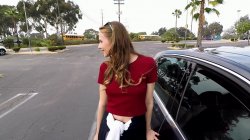 Captura de 'Daddy Likes 'Em Young' nº 3