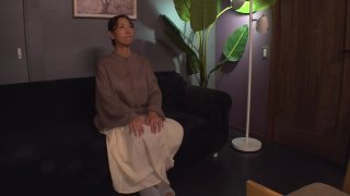 The Oil Massage Clinic: The Housewife&#39;s Hideout In The City. Vol. 3 - Scena1 - 1