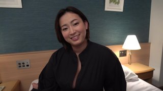 A Heavyset Tanned Woman With Impressive Breasts And Lower Body - Scena2 - 1