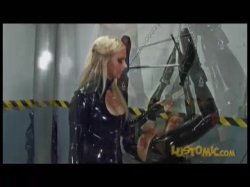 Captura de 'Sissy Rubber Sex Doll' nº 49