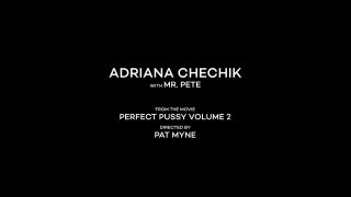 Adriana Chechik - The Iconic Collection - Scène7 - 1