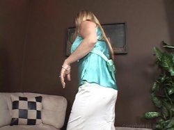Captura de 'Adventures Of Milf Man 4' nº 39