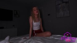 'Sharing Bed With Step Sis Because She's Scared Of The Dark' screenshot nº 9