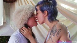 Captura de 'Emma Foxx, Lena & Thyme - Glamping' nº 17