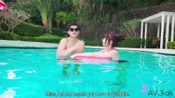 Captura de 'Rich Bratty Girl Ranako Fucks Her Swim Teacher' nº 18
