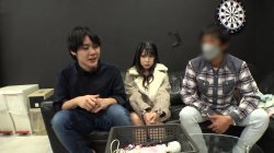 Captura de 'Busty Wife's Affair Exposed! In A Shameful Public Cuckold' nº 42