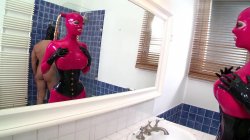 Captura de 'Latex Lucy's Submissive Fantasies' nº 94