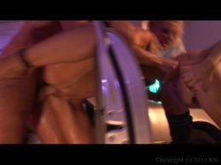 Captura de '69 Scenes: Two Girls For Every Guy' nº 57
